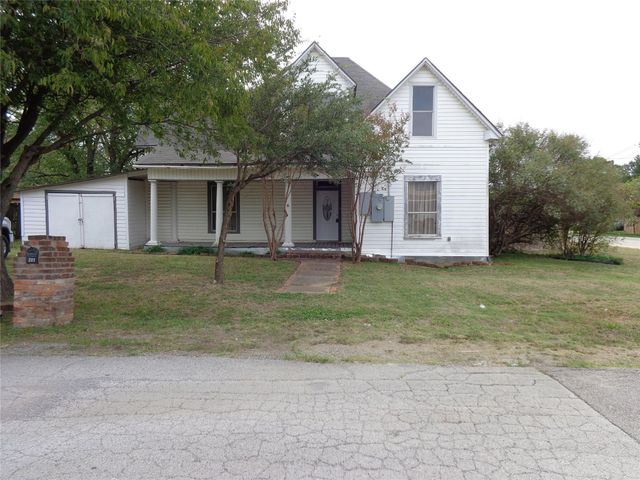 211 W Purdom Avenue, Alvarado, TX 76009