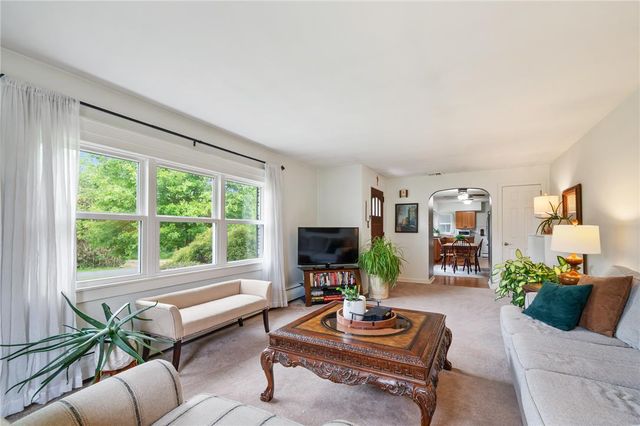 561 West Cherry Road, Springfield Twp, PA 18951