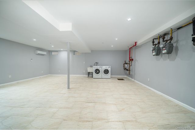 7036 70th Street, Glendale, NY 11385