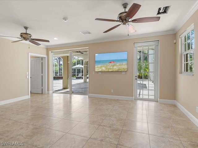 106 Eugenia DR, Naples, FL 34108