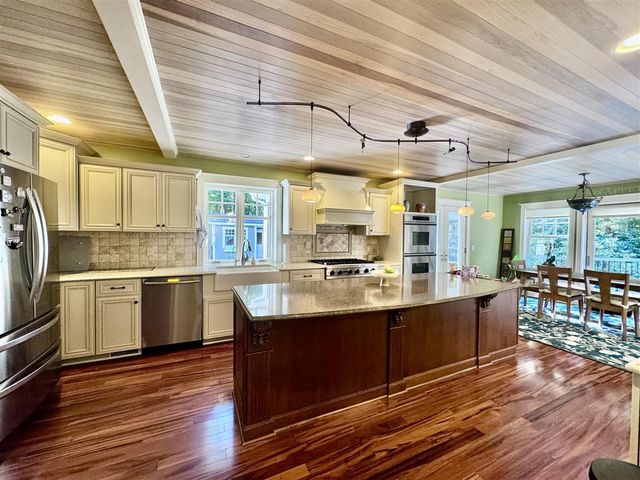 7234 S 8th, Kalamazoo, MI 49009