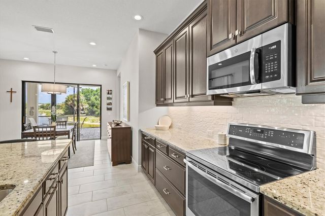 11876 HUNTERS CREEK ROAD, Venice, FL 34293