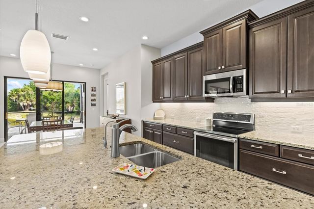 11876 HUNTERS CREEK ROAD, Venice, FL 34293