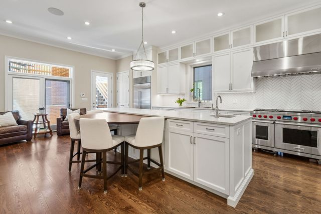 1816 N Hudson Avenue, Chicago, IL 60614