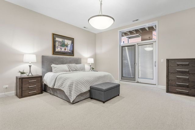 1816 N Hudson Avenue, Chicago, IL 60614