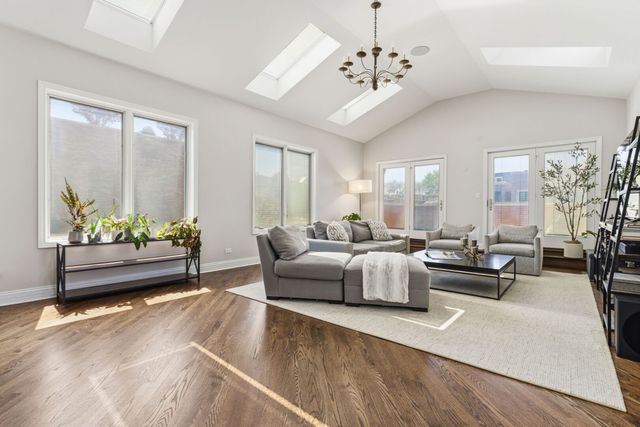 1816 N Hudson Avenue, Chicago, IL 60614