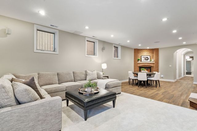 1816 N Hudson Avenue, Chicago, IL 60614