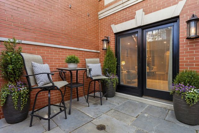 1816 N Hudson Avenue, Chicago, IL 60614