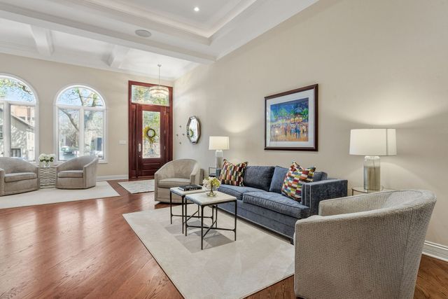 1816 N Hudson Avenue, Chicago, IL 60614