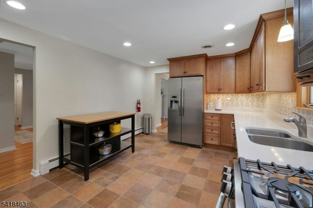 55 Carlton Rd, Long Hill Twp., NJ 07946