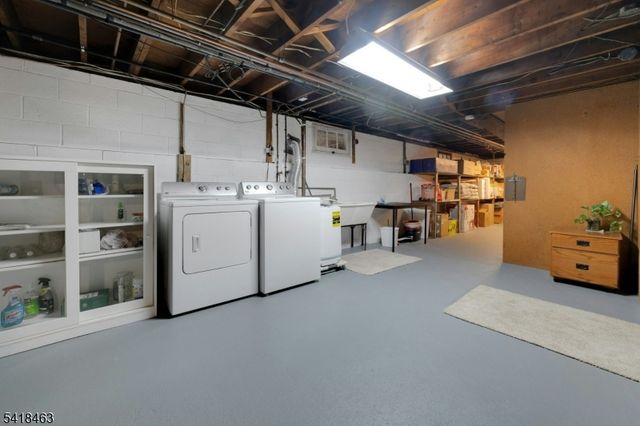 55 Carlton Rd, Long Hill Twp., NJ 07946