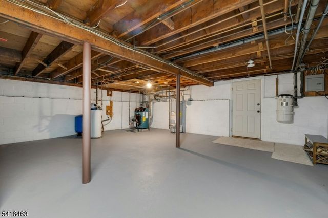 55 Carlton Rd, Long Hill Twp., NJ 07946