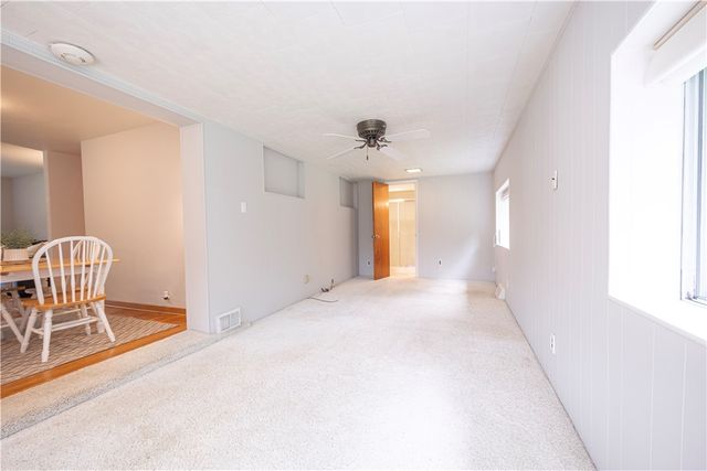 5229 Colewood Dr, Baldwin Boro, PA 15236