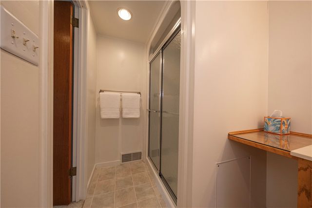 5229 Colewood Dr, Baldwin Boro, PA 15236
