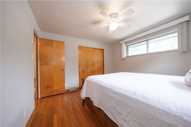 5229 Colewood Dr, Baldwin Boro, PA 15236