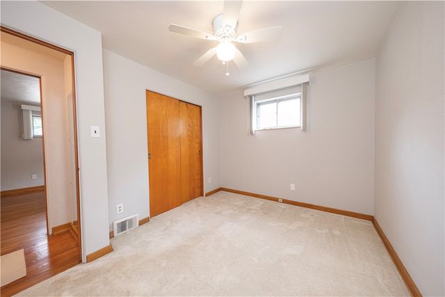 5229 Colewood Dr, Baldwin Boro, PA 15236