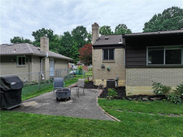 5229 Colewood Dr, Baldwin Boro, PA 15236