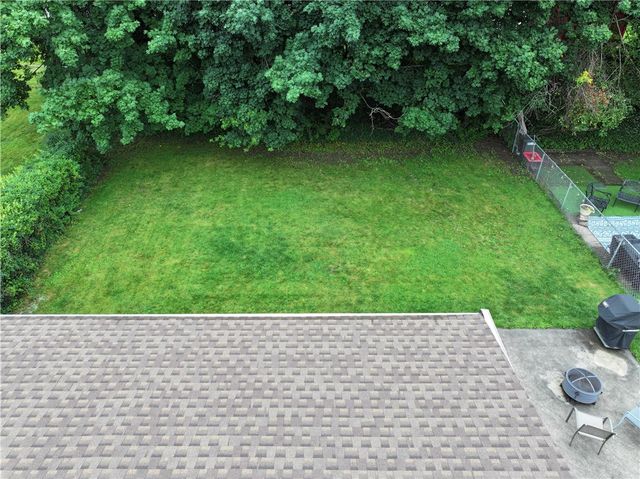 5229 Colewood Dr, Baldwin Boro, PA 15236