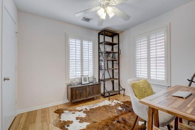 2300 E 9th ST, Austin, TX 78702