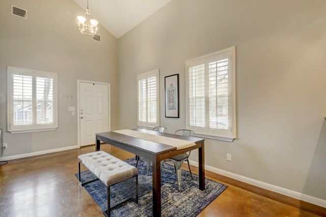 2300 E 9th ST, Austin, TX 78702