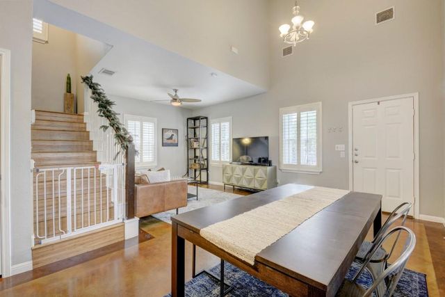 2300 E 9th ST, Austin, TX 78702