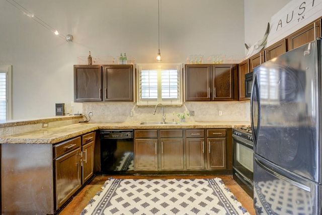 2300 E 9th ST, Austin, TX 78702