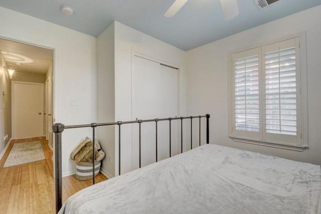 2300 E 9th ST, Austin, TX 78702