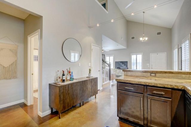 2300 E 9th ST, Austin, TX 78702