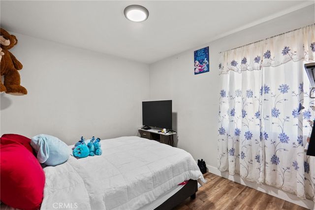 11816 Victory Boulevard, North Hollywood, CA 91606