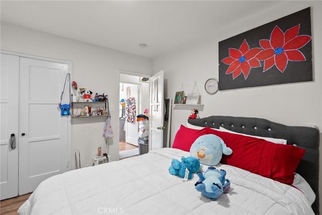 11816 Victory Boulevard, North Hollywood, CA 91606