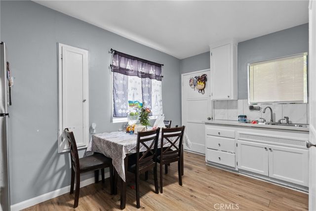 11816 Victory Boulevard, North Hollywood, CA 91606