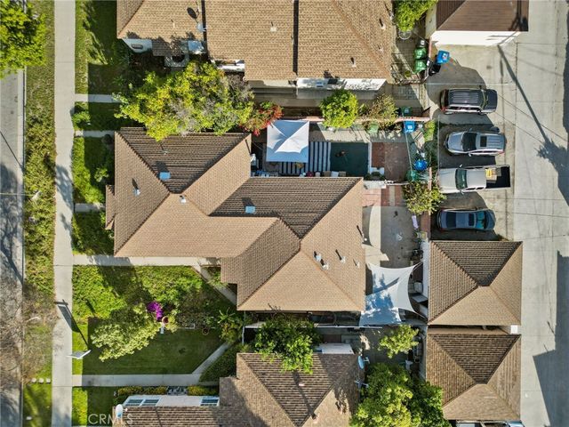 11816 Victory Boulevard, North Hollywood, CA 91606