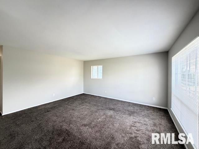2220 W KENSINGTON Drive, Peoria, IL 61614