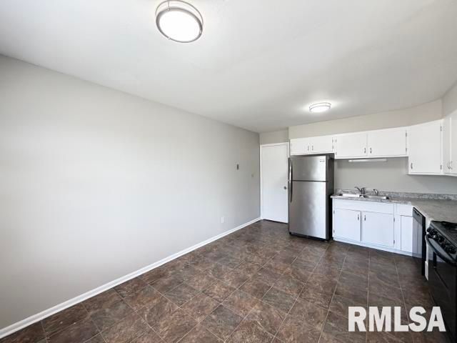 2220 W KENSINGTON Drive, Peoria, IL 61614