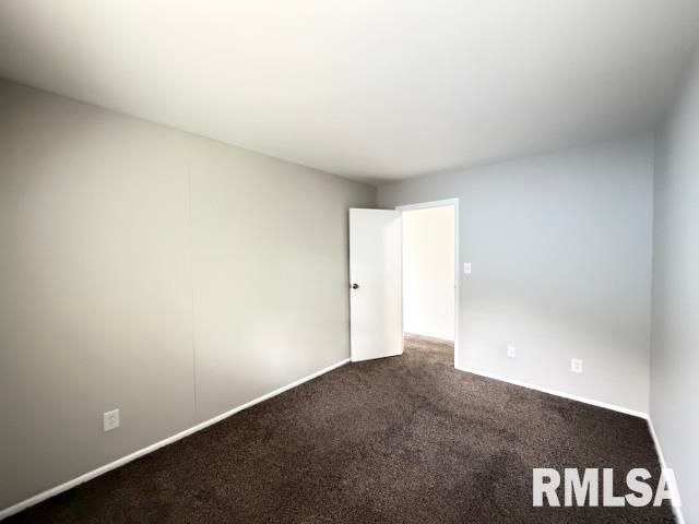 2220 W KENSINGTON Drive, Peoria, IL 61614