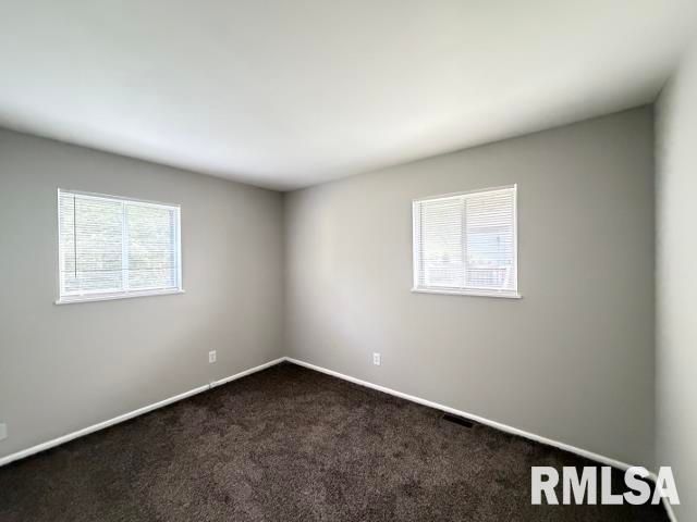 2220 W KENSINGTON Drive, Peoria, IL 61614