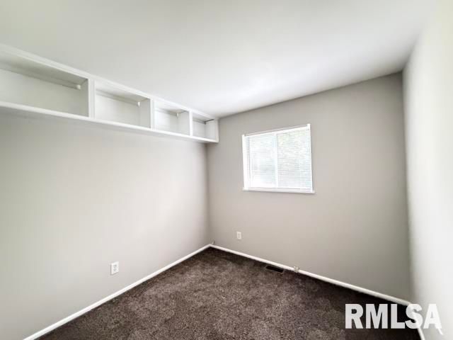 2220 W KENSINGTON Drive, Peoria, IL 61614