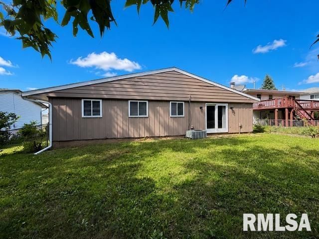 2220 W KENSINGTON Drive, Peoria, IL 61614