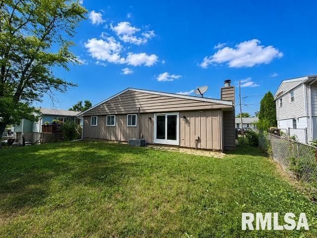 2220 W KENSINGTON Drive, Peoria, IL 61614