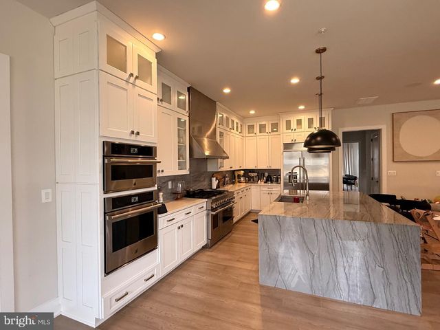 12140 HANSON FARM DR, North Potomac, MD 20878