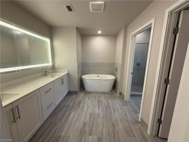 9912 Portofino CIR, Fort Myers, FL 33967