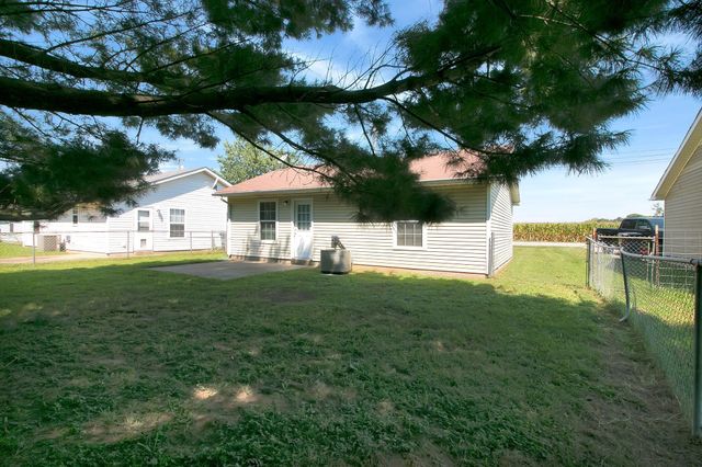 999 Stateline Rd, Oak Grove, KY 42262