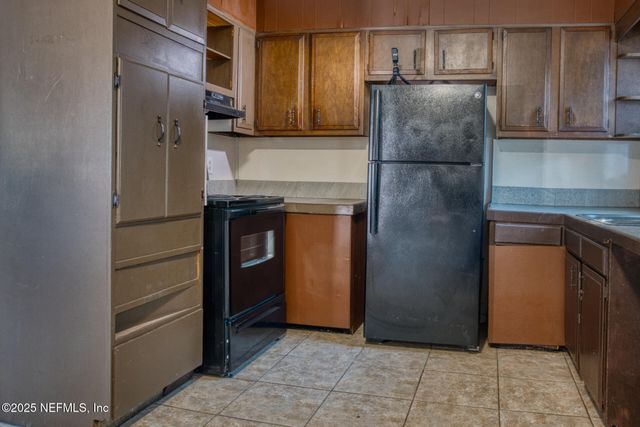 4828 LAMBING Road, Jacksonville, FL 32210