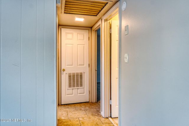 4828 LAMBING Road, Jacksonville, FL 32210