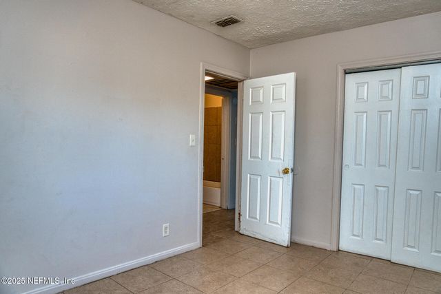 4828 LAMBING Road, Jacksonville, FL 32210