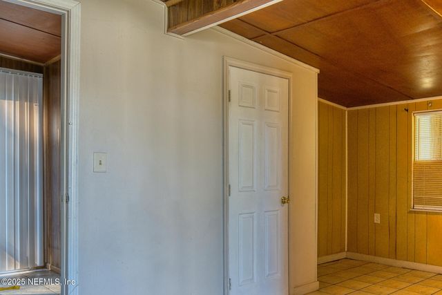 4828 LAMBING Road, Jacksonville, FL 32210