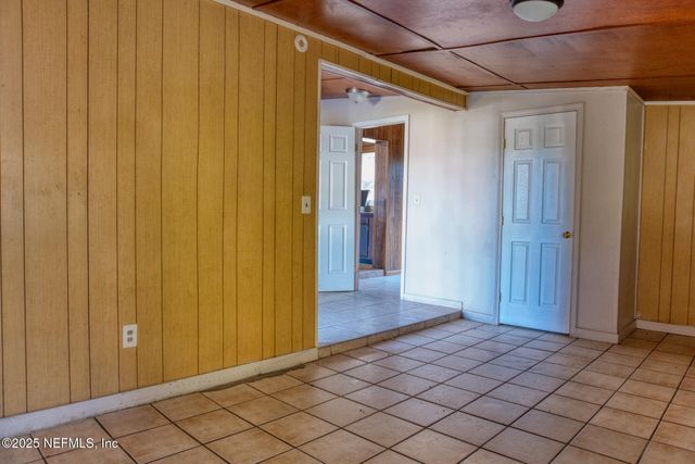 4828 LAMBING Road, Jacksonville, FL 32210