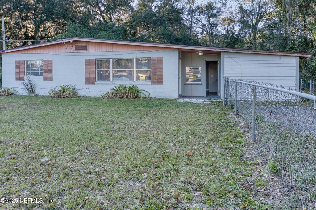 4828 LAMBING Road, Jacksonville, FL 32210