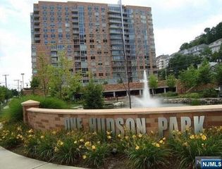 1611 Hudson Park, Edgewater, NJ 07020