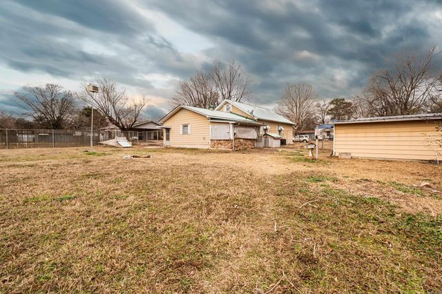 511 W 1st Street, Dierks, AR 71833